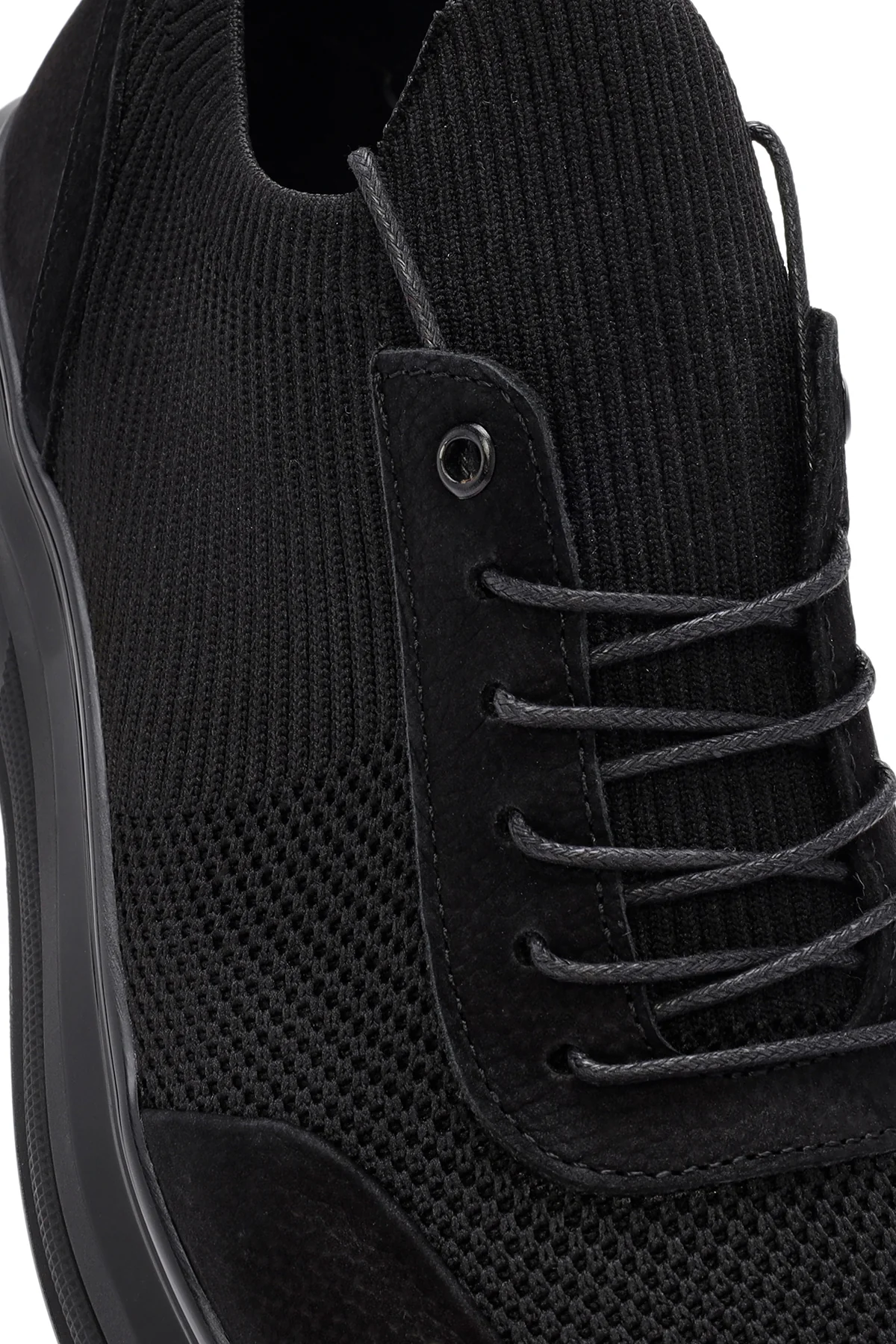 Erkek Siyah Kalın Tabanlı Bağcıklı Kumaş Sneaker - Image 9