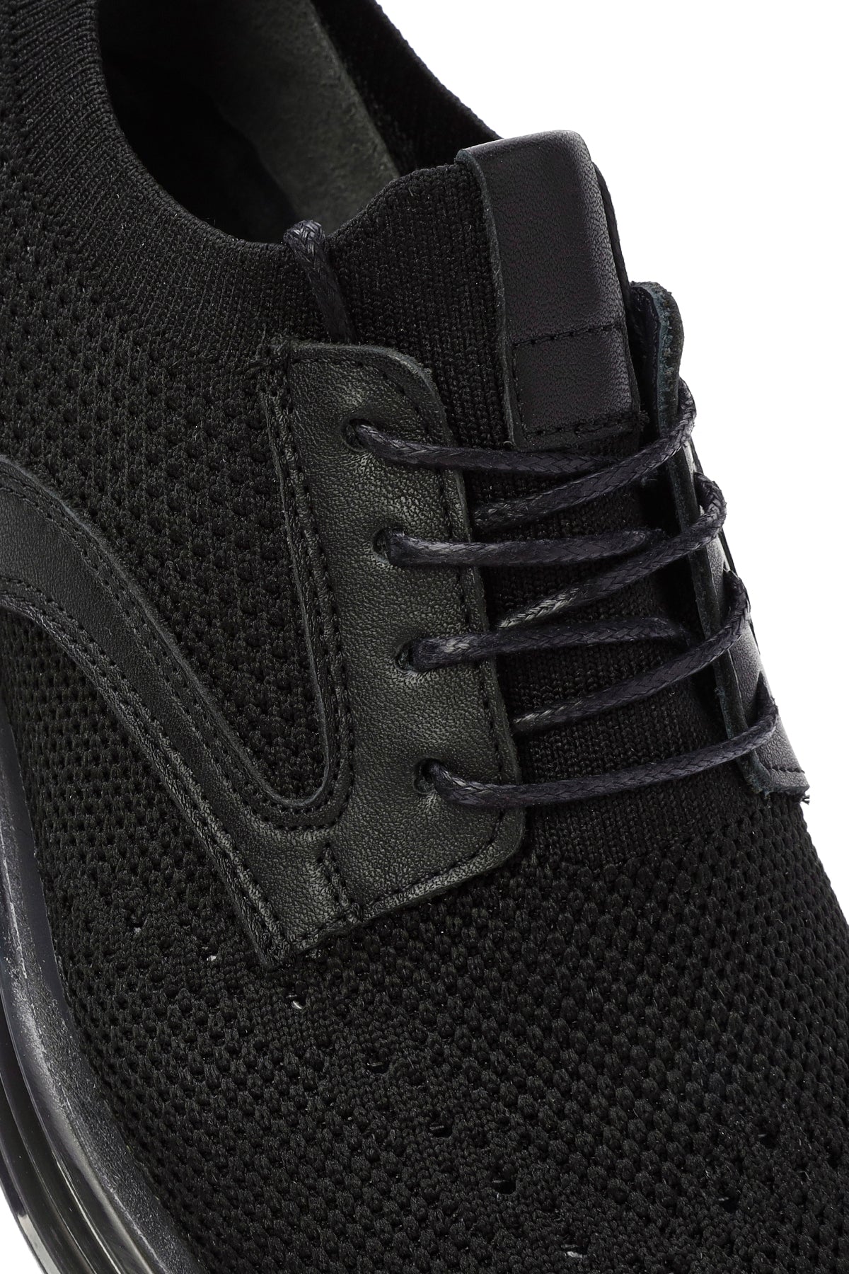 Erkek Siyah Kalın Tabanlı Nubuk Detaylı Bağcıklı Kumaş Sneaker - Image 10