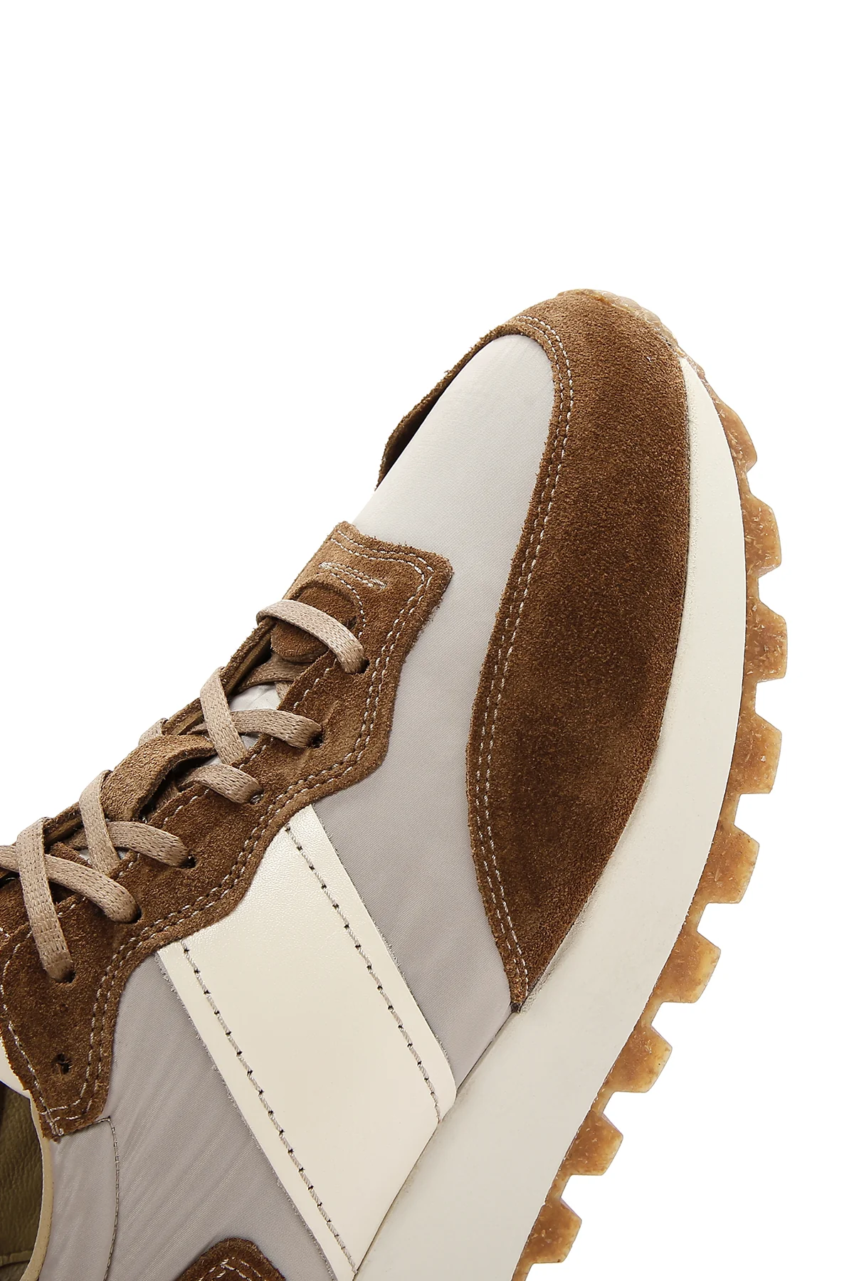 Erkek Vizon Süet Deri Detaylı Sneaker - Image 7