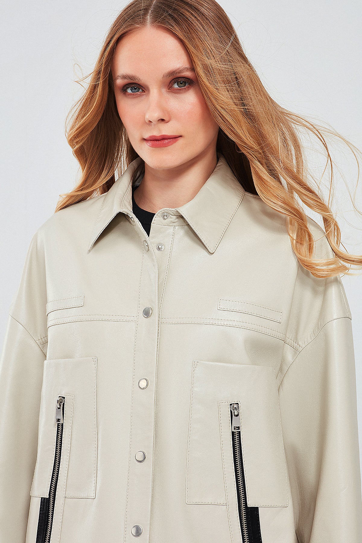 Farrah Kadın Bej Oversize Deri Ceket - Image 6