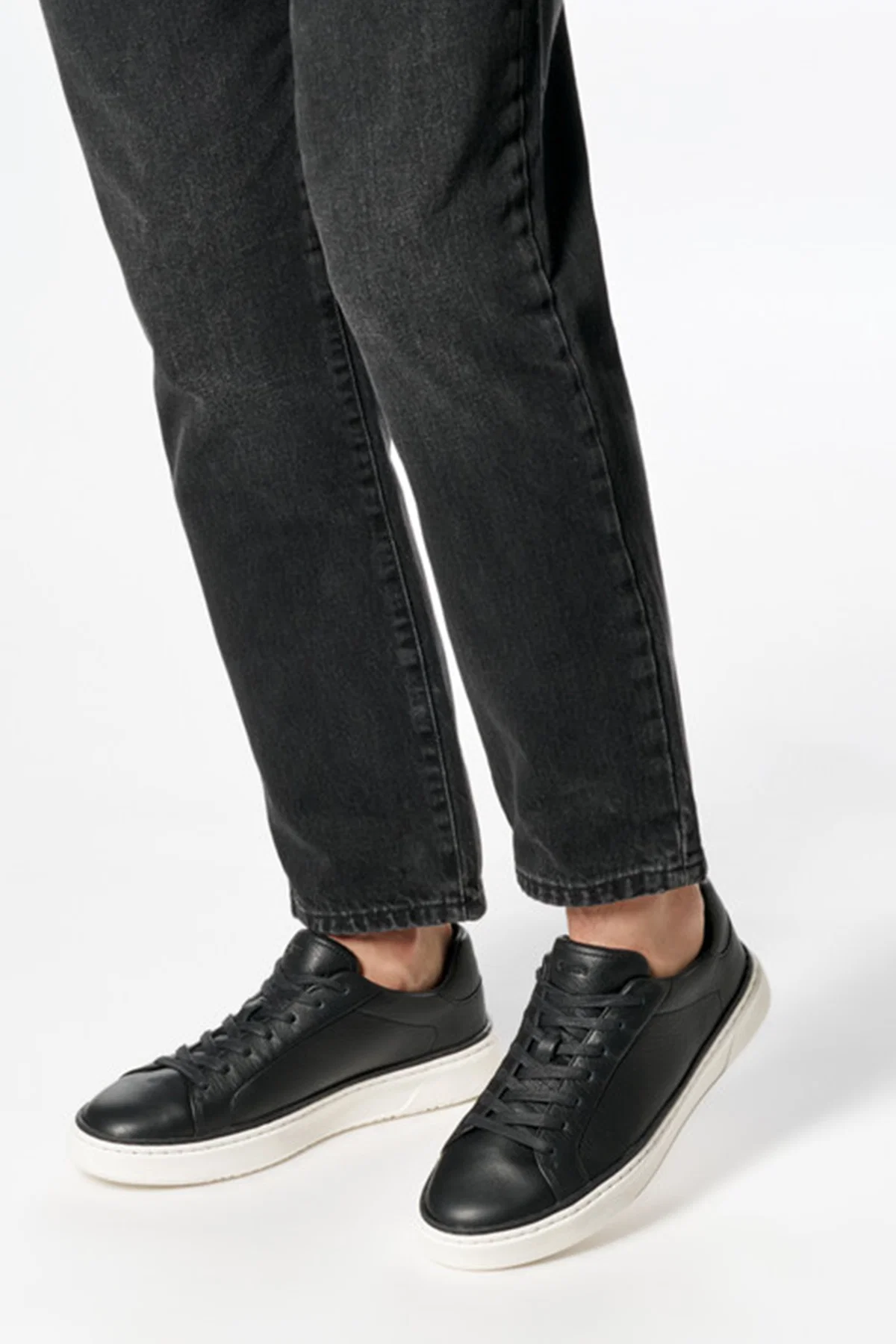 Geox Erkek Siyah Zackerty Bağcıklı Deri Sneaker - Image 2