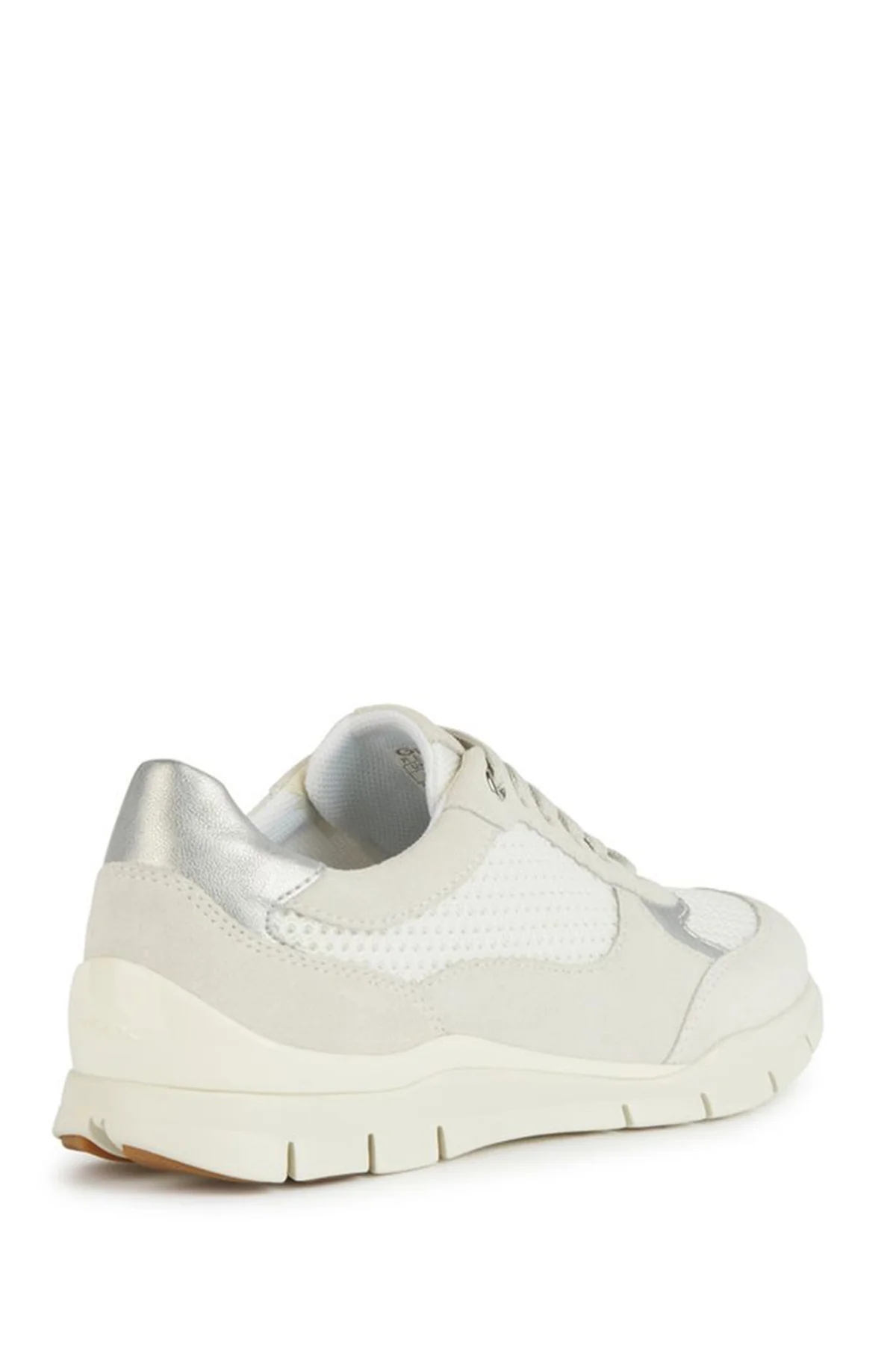 Geox Kadın Beyaz Sukie Bağcıklı Süet Deri Sneaker - Image 4
