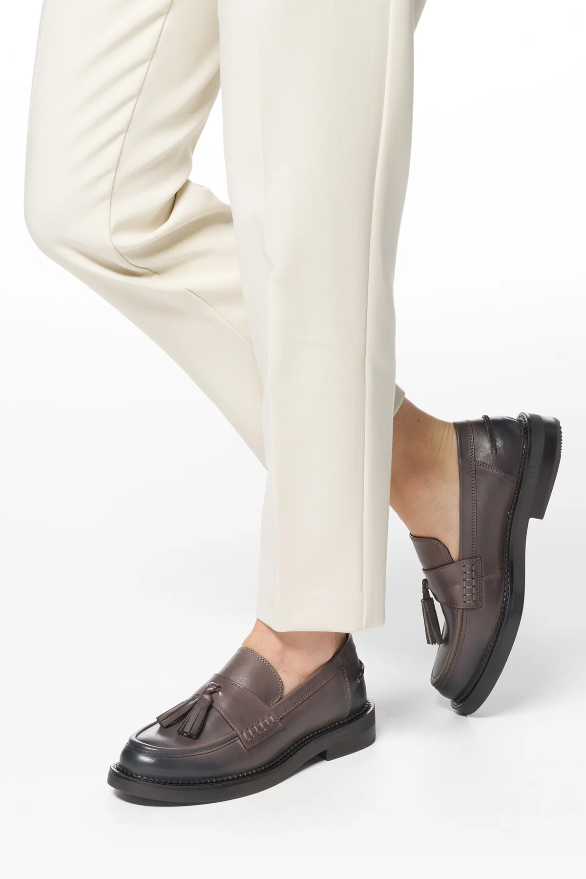 Geox Kadın Kahverengi Serilda Deri Maskülen Loafer - Image 4