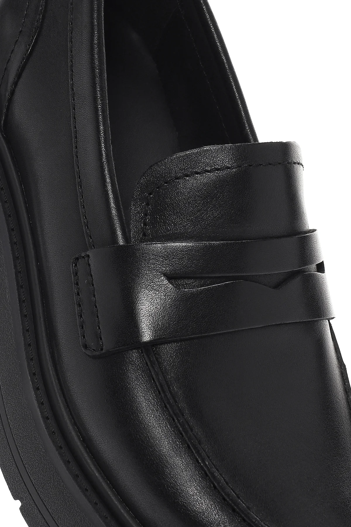 Geox Kadın Siyah Spherica Deri Maskülen Loafer - Image 10