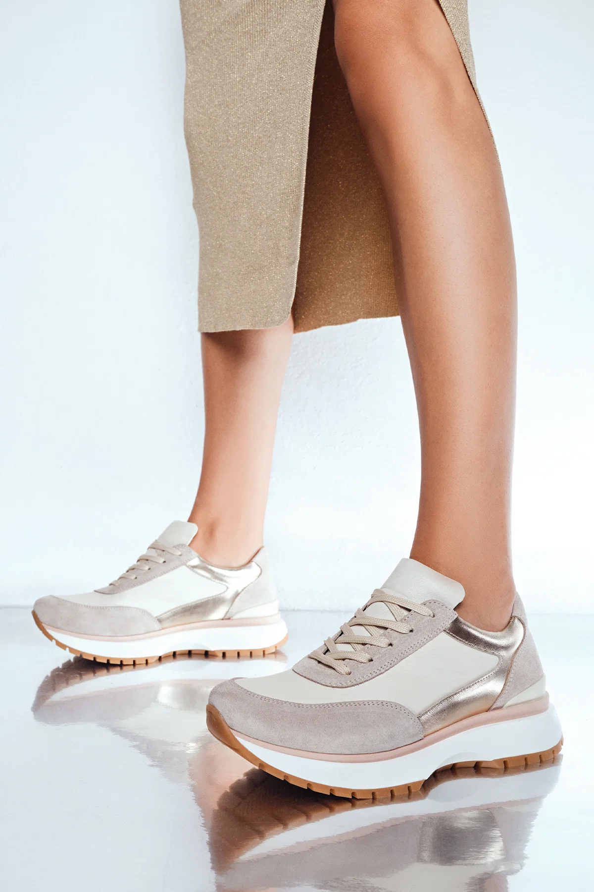 Kadın Bej Bağcıklı Deri Sneaker