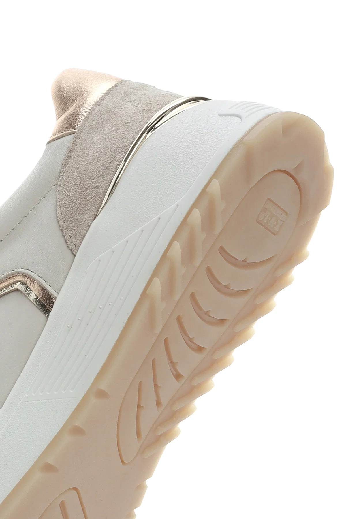Kadın Bej Bağcıklı Deri Sneaker - Image 9