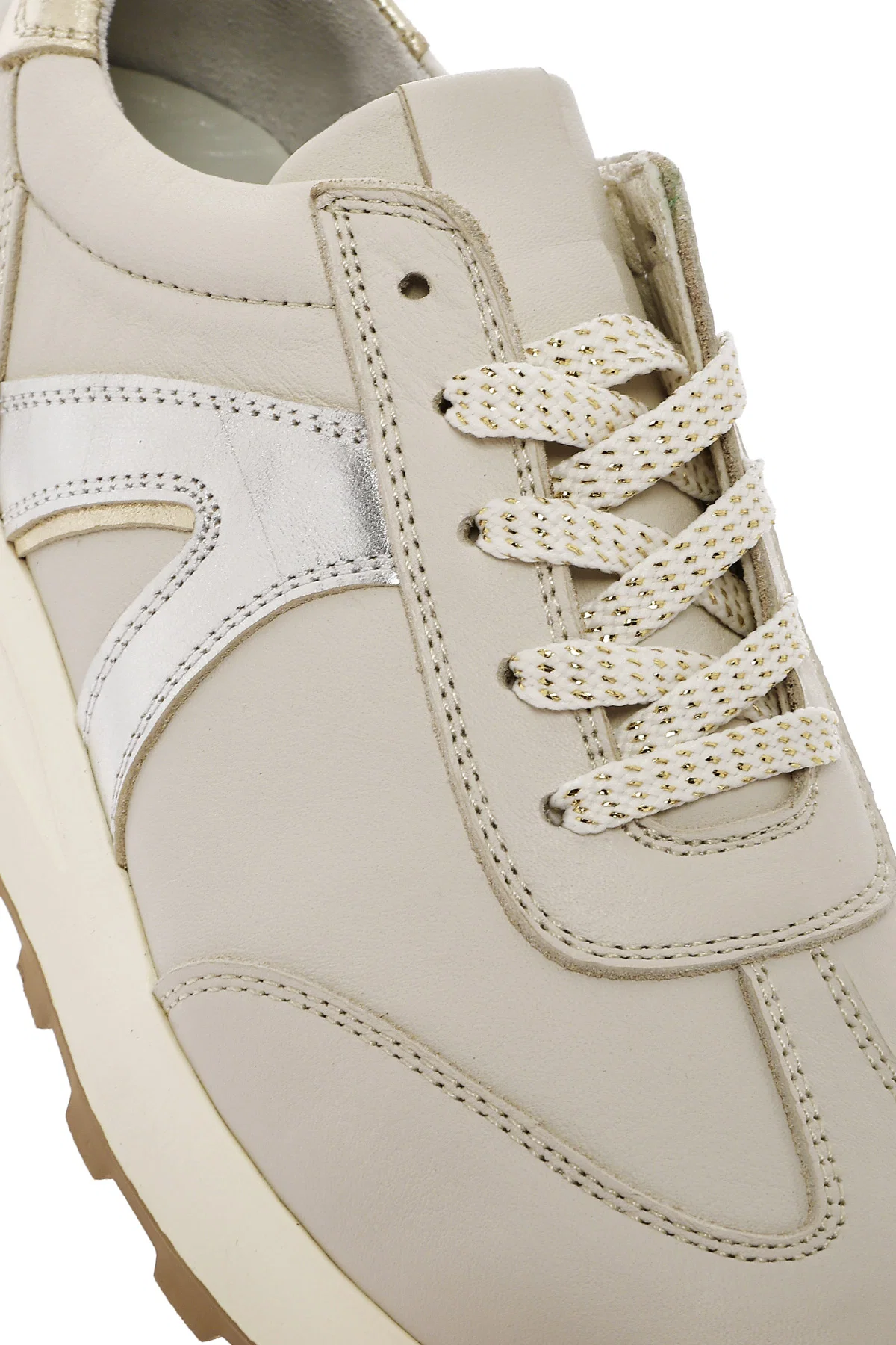 Kadın Bej Bağcıklı Deri Sneaker - Image 9