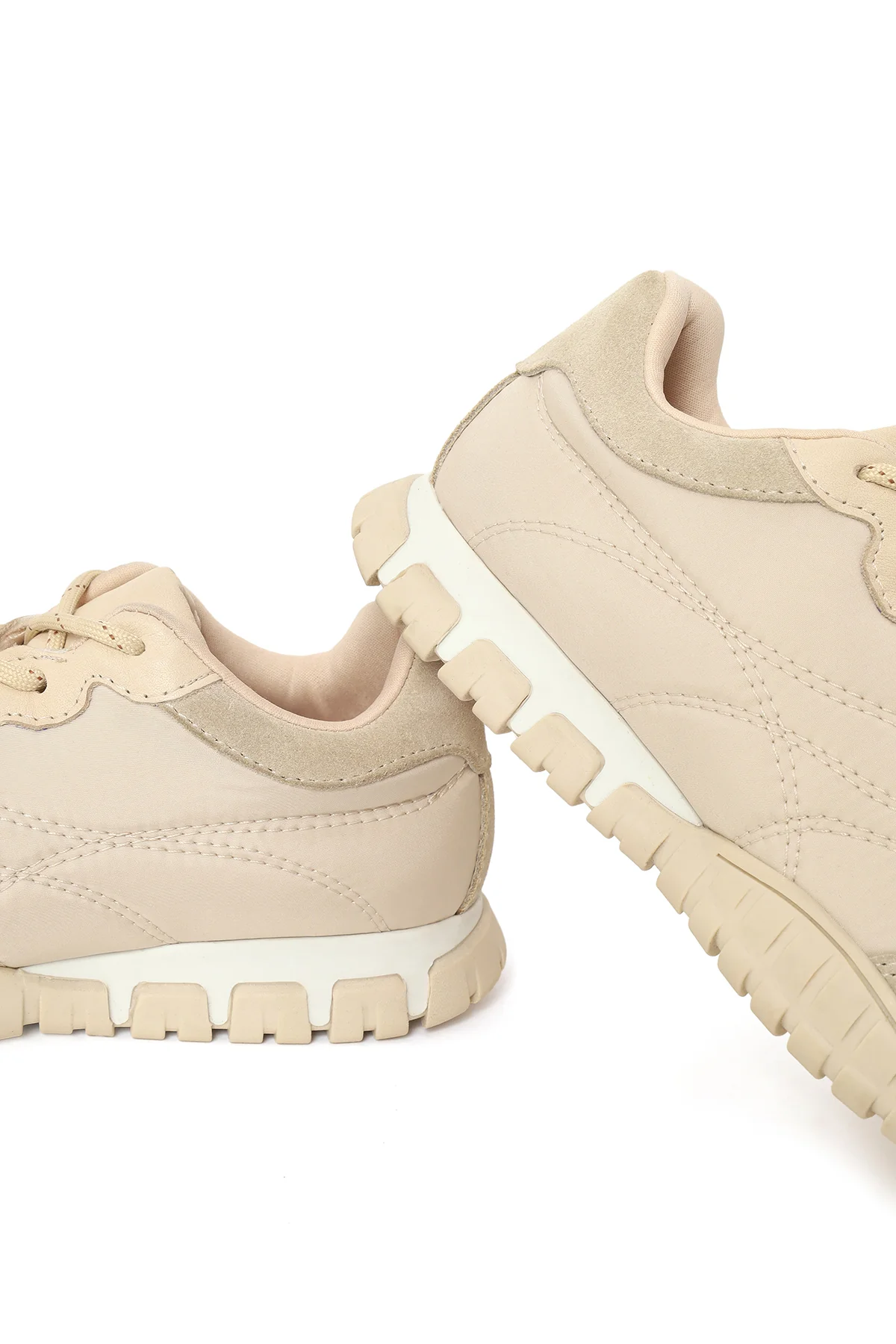 Kadın Bej Bağcıklı Deri Sneaker - Image 12