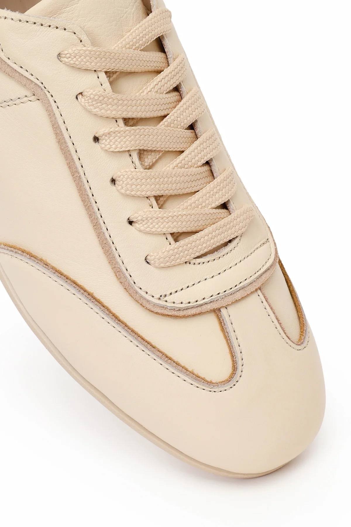 Kadın Bej Bağcıklı Deri Sneaker - Image 9