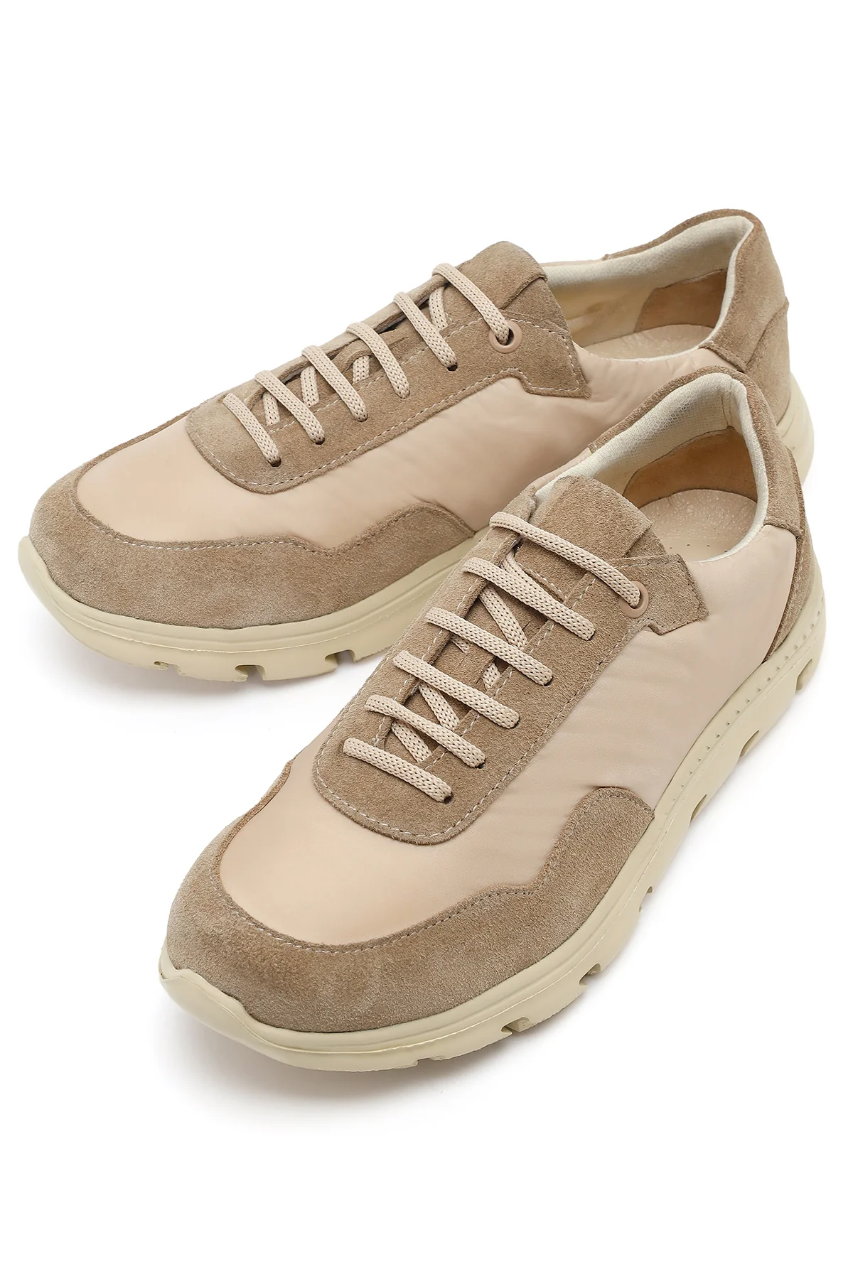 Kadın Bej Bağcıklı Deri Sneaker - Image 10