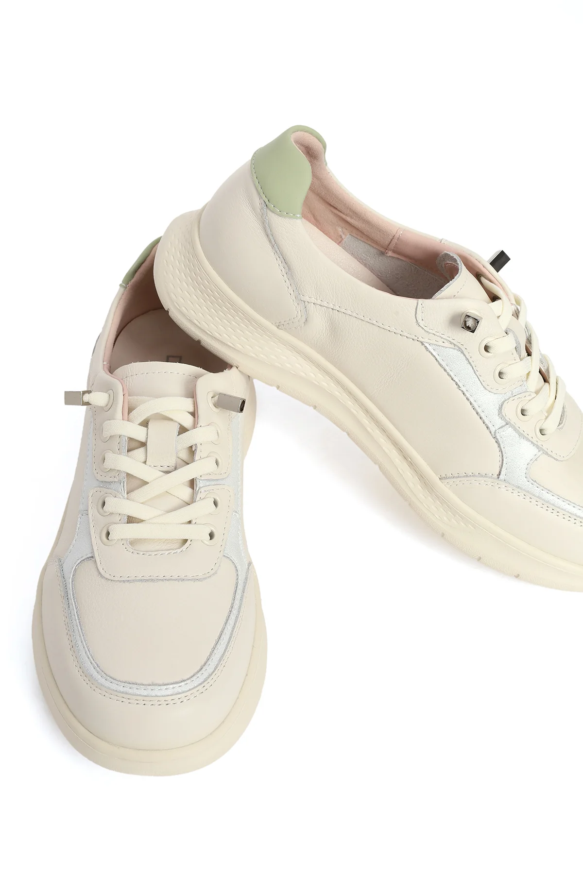 Kadın Bej Bağcıklı Deri Sneaker - Image 10