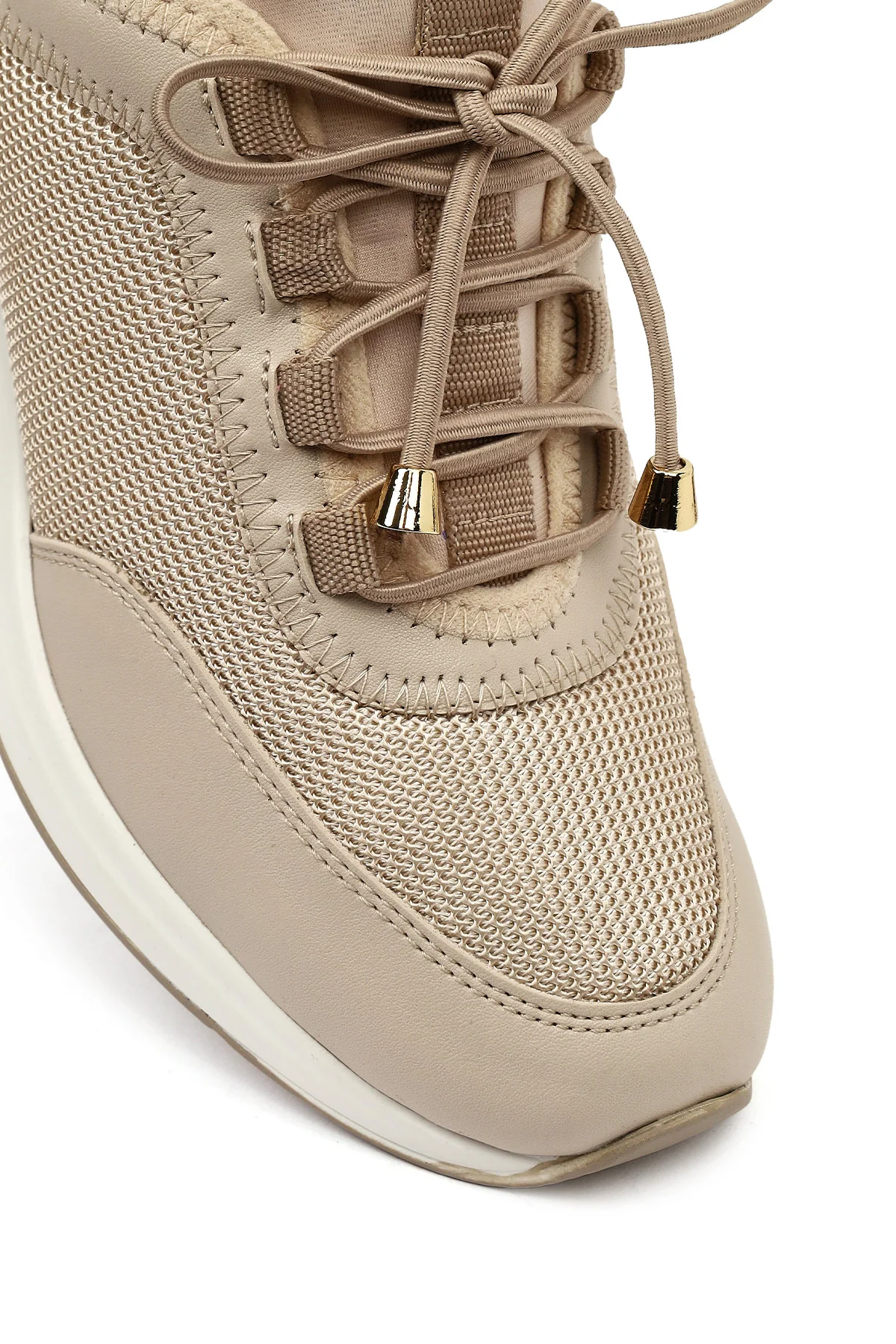 Kadın Bej Bağcıklı Dolgu Topuklu Sneaker - Image 9