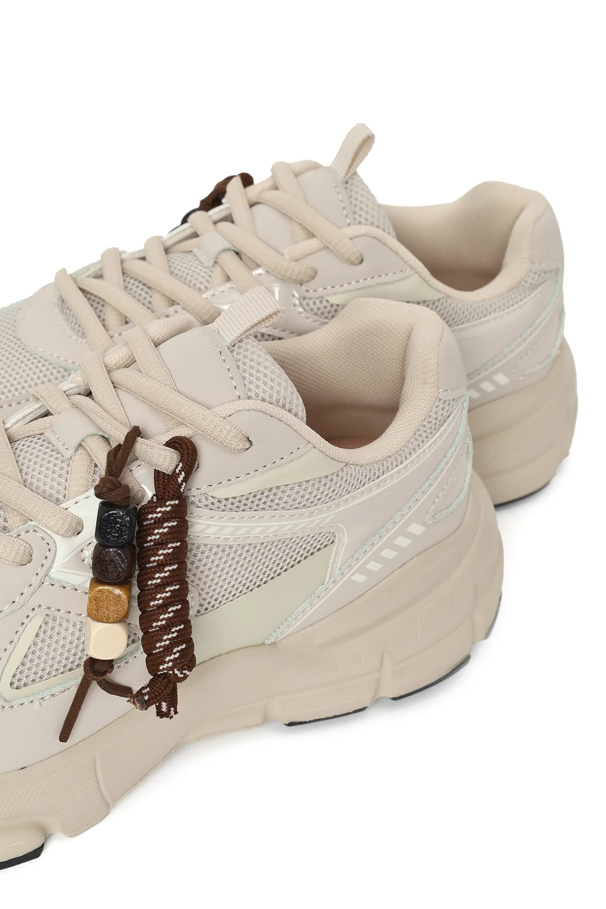 Kadın Bej Bağcıklı Kalın Tabanlı Charmlı Sneaker - Image 10