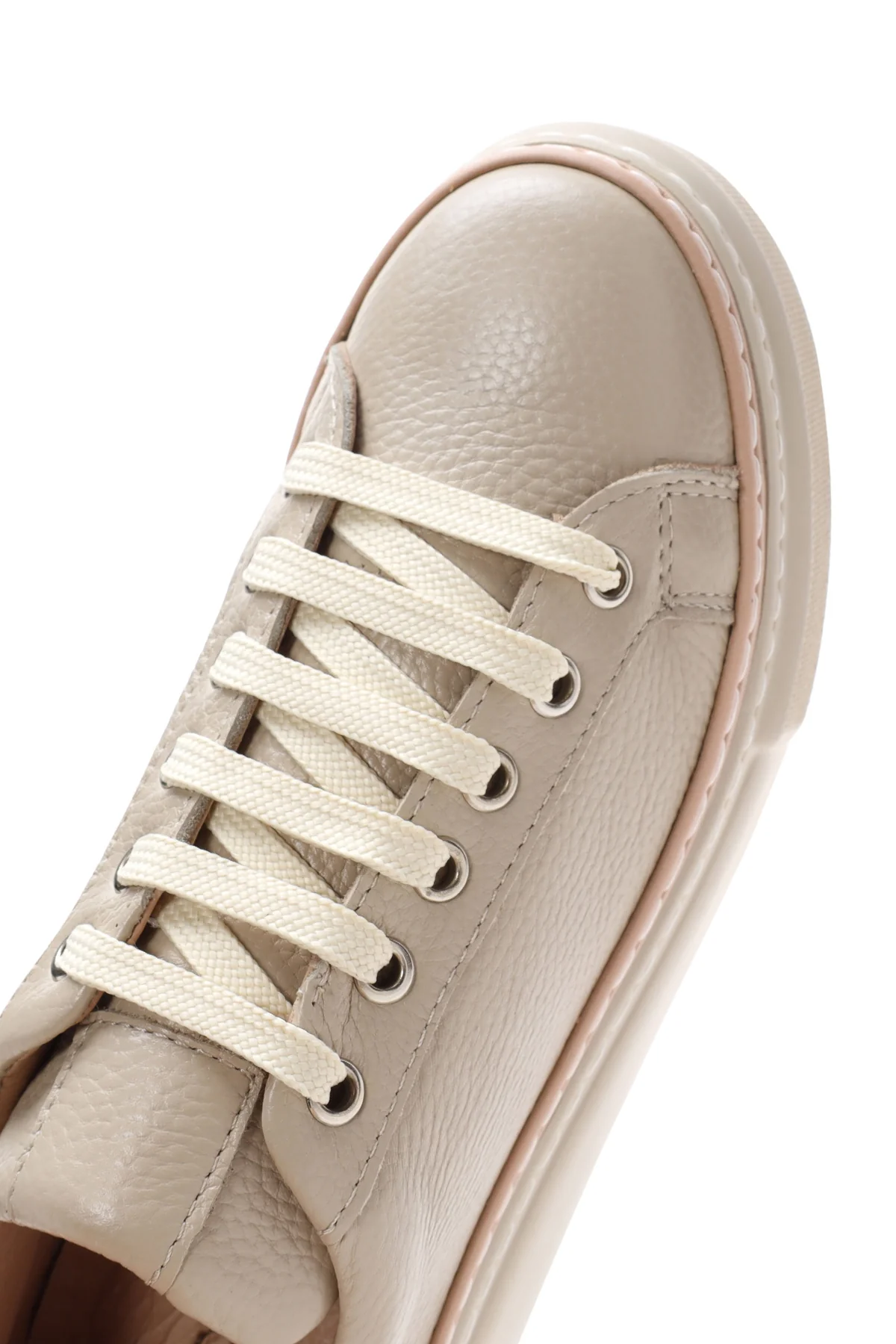 Kadın Bej Bağcıklı Kalın Tabanlı Deri Sneaker - Image 8