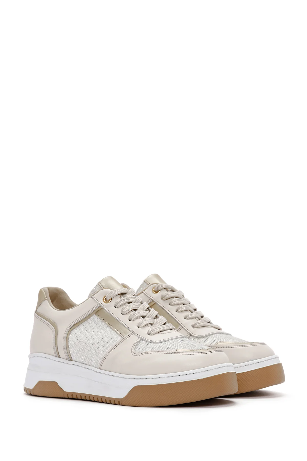 Kadın Bej Bağcıklı Kalın Tabanlı Deri Sneaker - Image 3