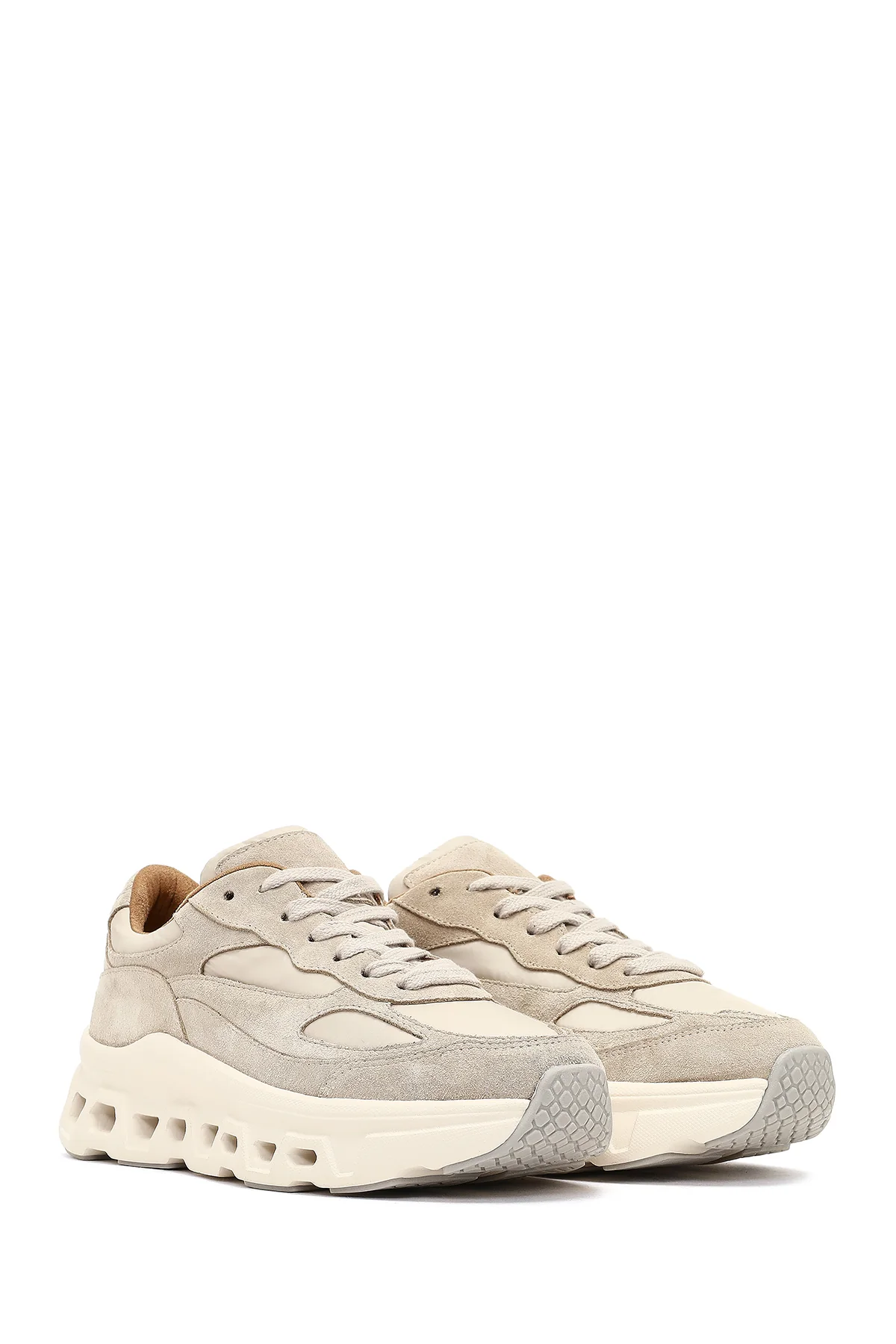 Kadın Bej Bağcıklı Kalın Tabanlı Deri Sneaker - Image 3