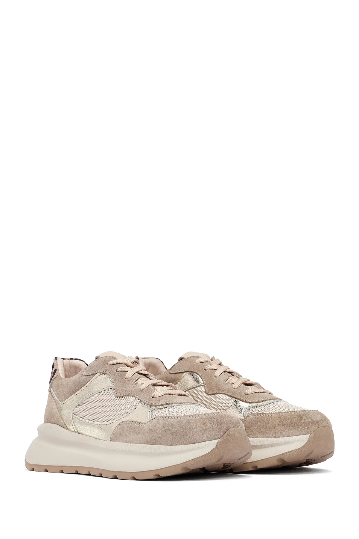 Kadın Bej Bağcıklı Kalın Tabanlı Deri Sneaker - Image 3