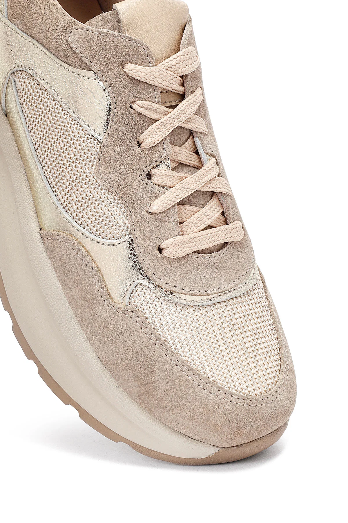 Kadın Bej Bağcıklı Kalın Tabanlı Deri Sneaker - Image 8