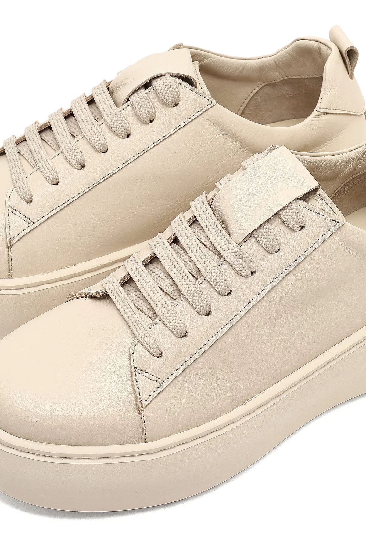Kadın Bej Bağcıklı Kalın Tabanlı Deri Sneaker - Image 10
