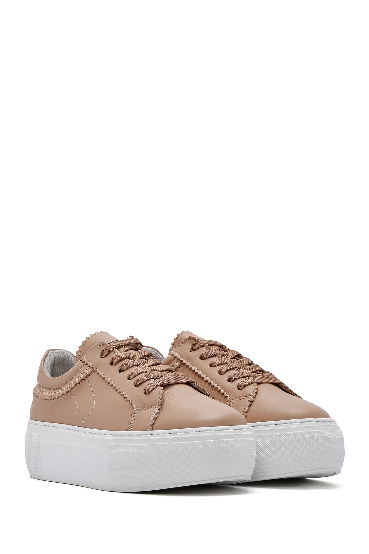 Kadın Bej Bağcıklı Kalın Tabanlı Deri Sneaker - Image 3