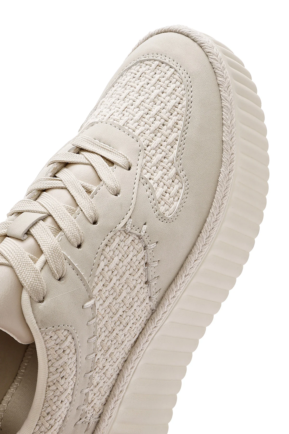 Kadın Bej Bağcıklı Kalın Tabanlı Örgülü Sneaker - Image 11
