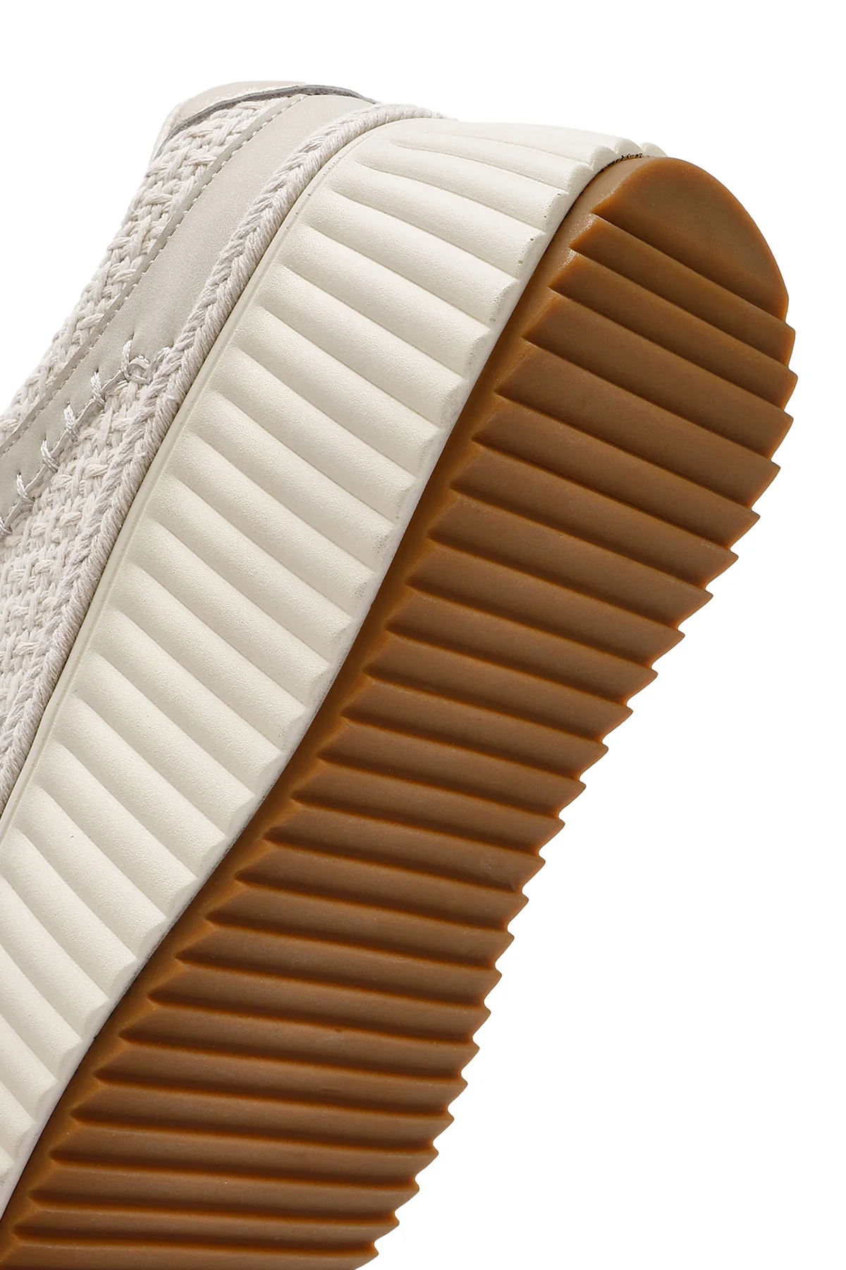 Kadın Bej Bağcıklı Kalın Tabanlı Örgülü Sneaker - Image 9