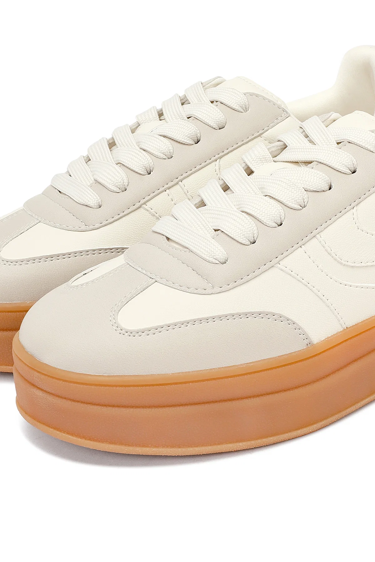 Kadın Bej Bağcıklı Kalın Tabanlı Sneaker - Image 12