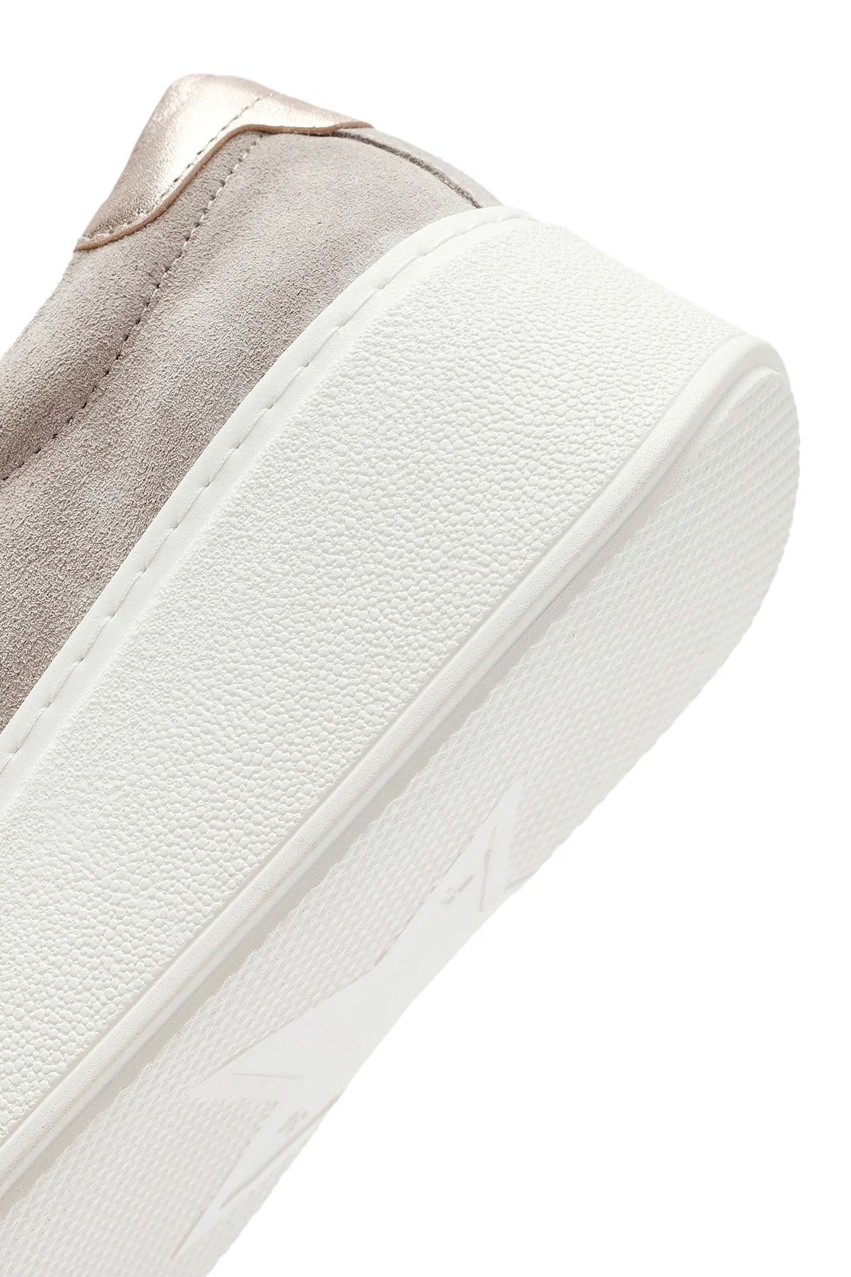 Kadın Bej Bağcıklı Kalın Tabanlı Süet Deri Sneaker - Image 8