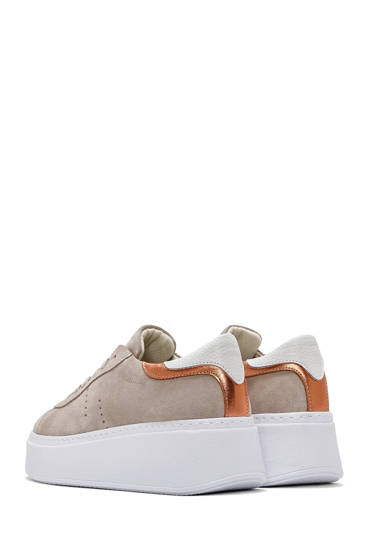 Kadın Bej Bağcıklı Kalın Tabanlı Süet Deri Sneaker - Image 5
