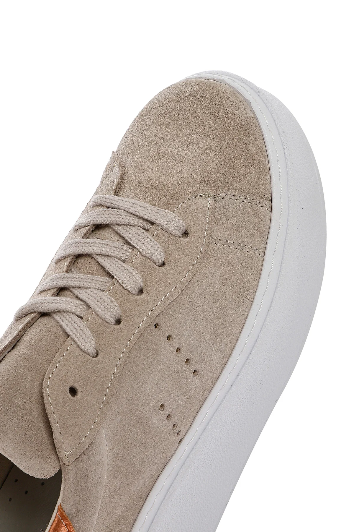 Kadın Bej Bağcıklı Kalın Tabanlı Süet Deri Sneaker - Image 8