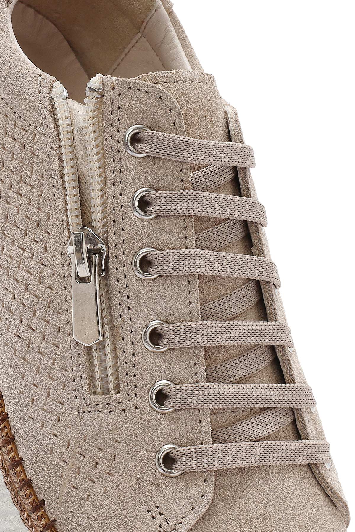 Kadın Bej Bağcıklı Kalın Tabanlı Süet Deri Sneaker - Image 9