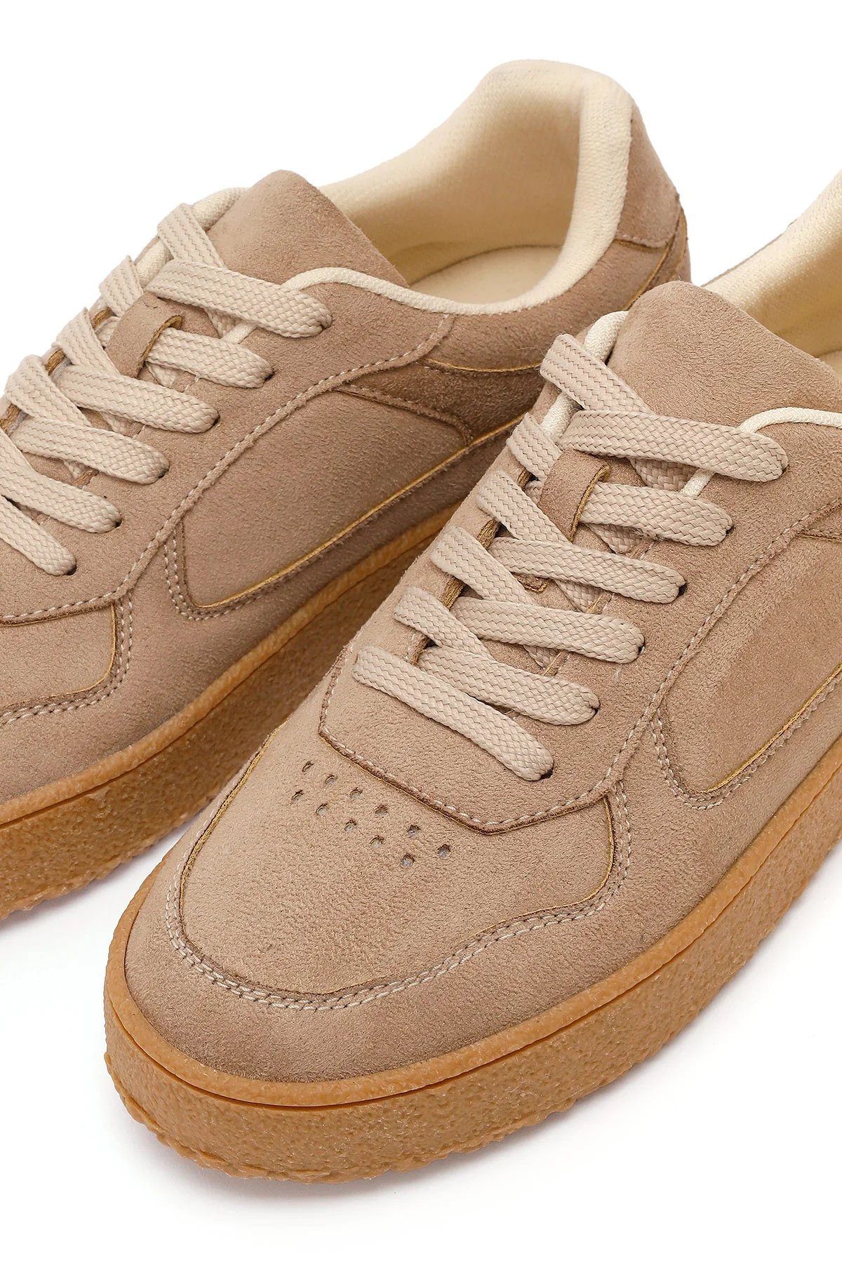 Kadın Bej Bağcıklı Kalın Tabanlı Süet Sneaker - Image 11