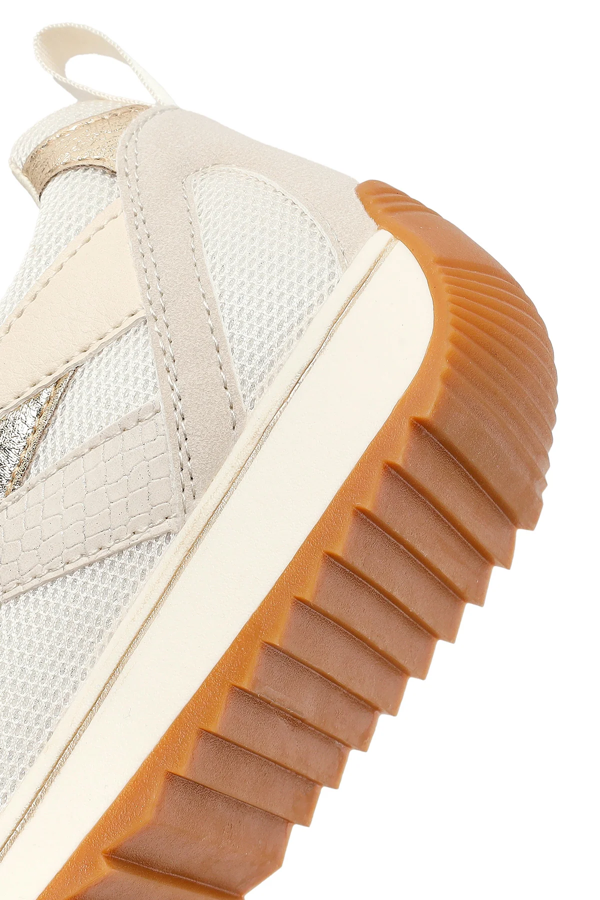Kadın Bej Bağcıklı Sneaker - Image 8