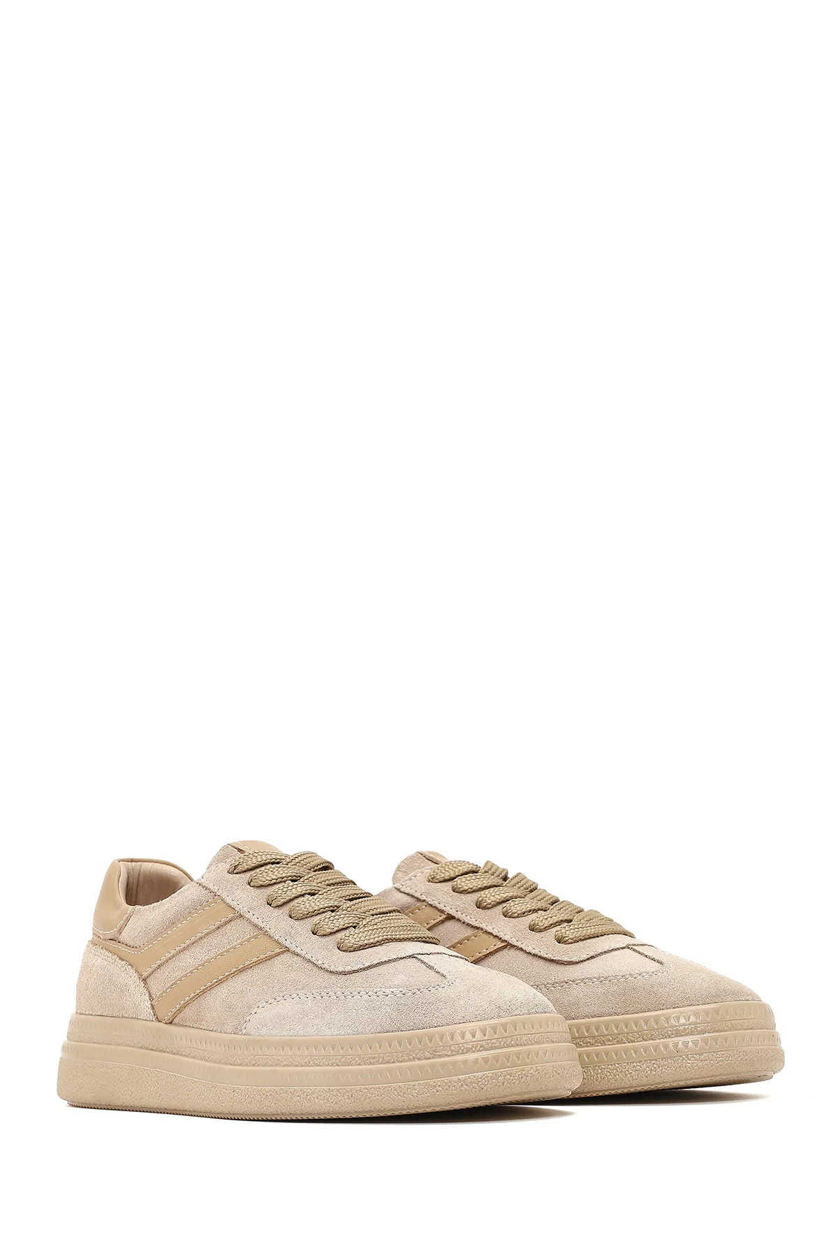 Kadın Bej Bağcıklı Süet Deri Sneaker - Image 3