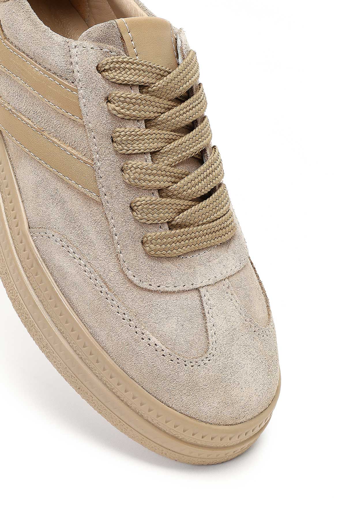 Kadın Bej Bağcıklı Süet Deri Sneaker - Image 9
