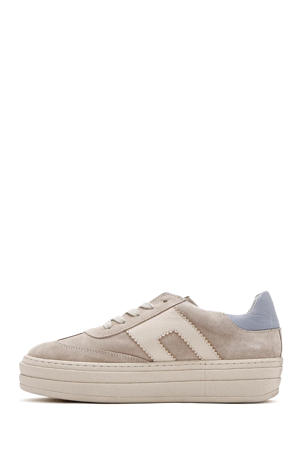 Kadın Bej Bağcıklı Süet Deri Sneaker - Image 2