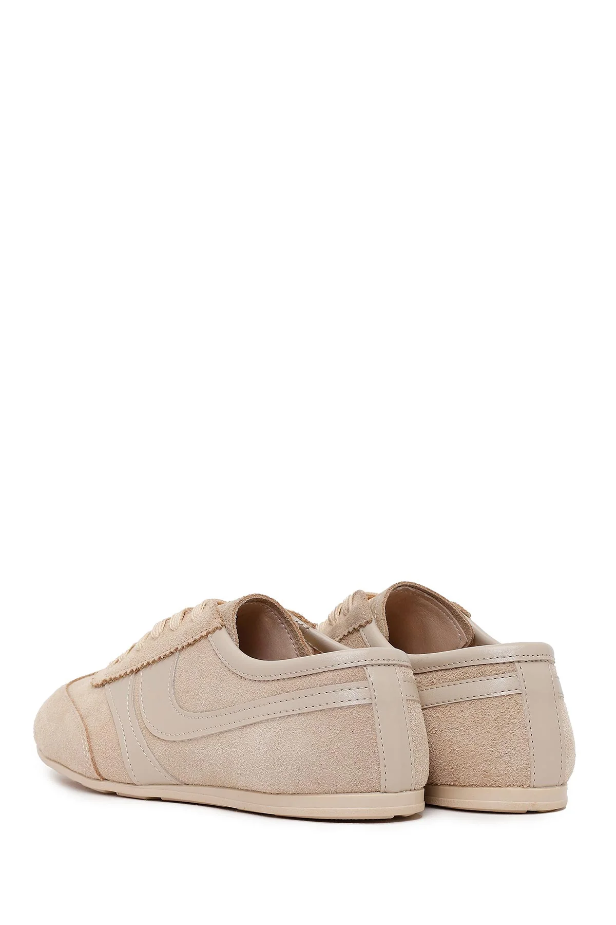 Kadın Bej Bağcıklı Süet Deri Sneaker - Image 6