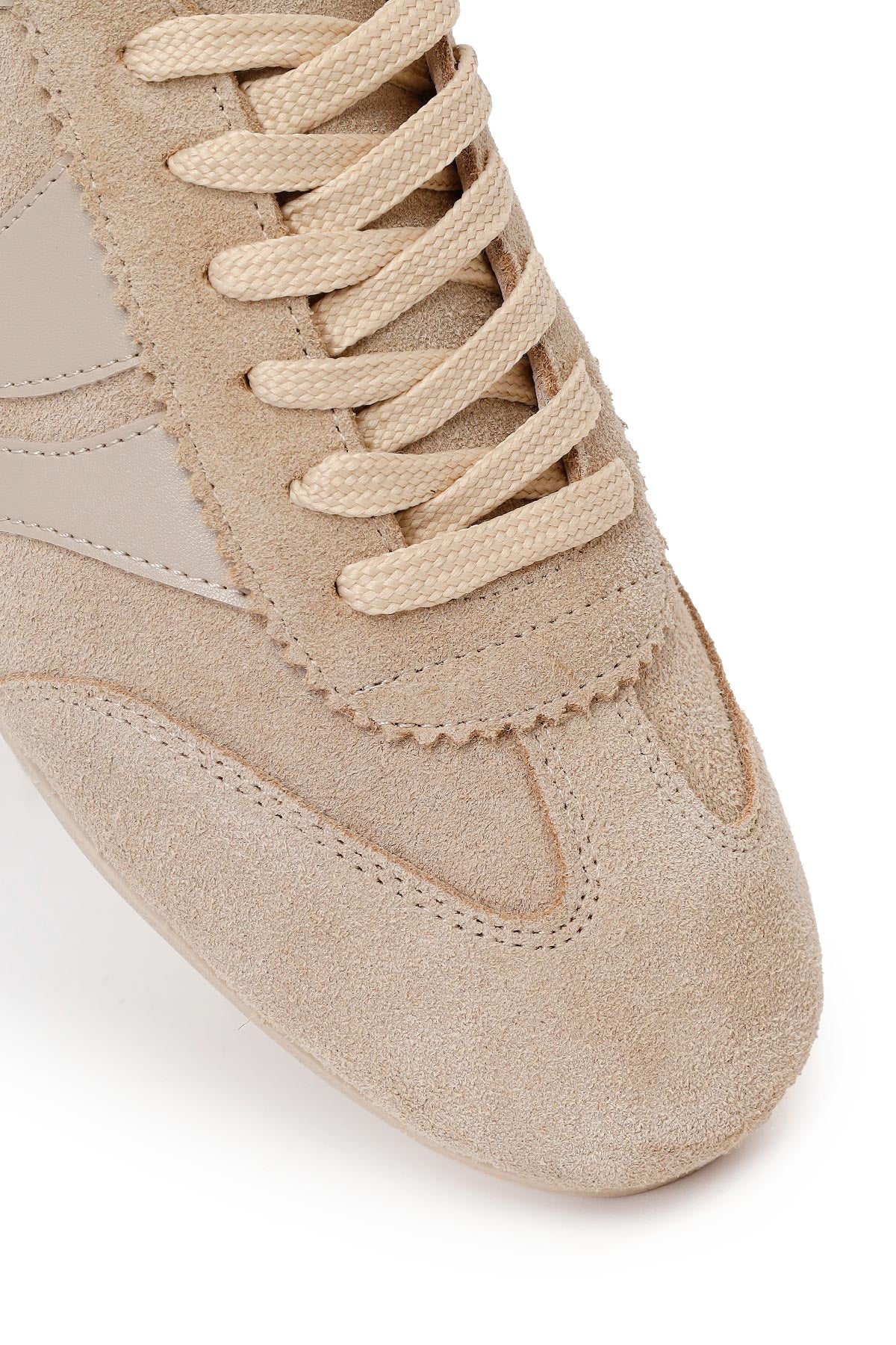 Kadın Bej Bağcıklı Süet Deri Sneaker - Image 9
