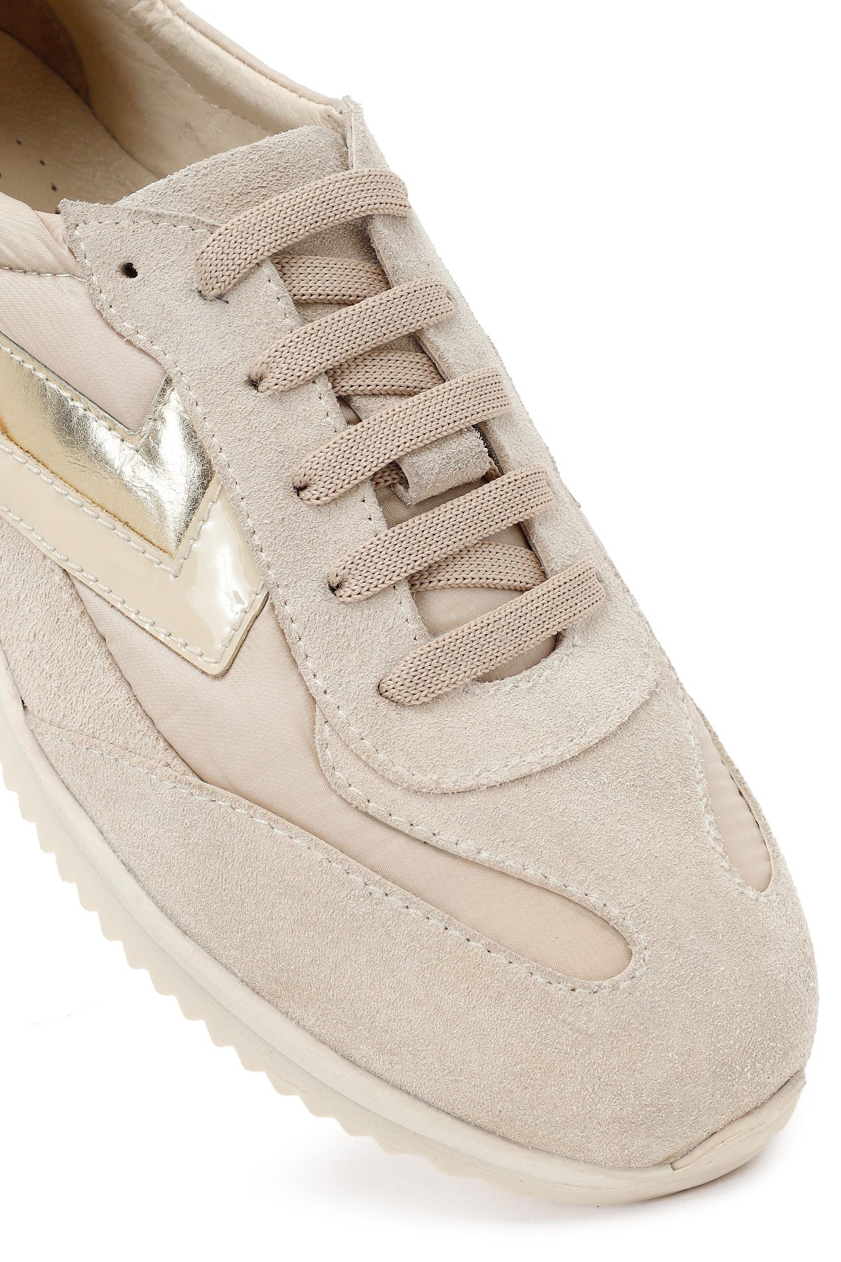 Kadın Bej Bağcıklı Süet Deri Sneaker - Image 9