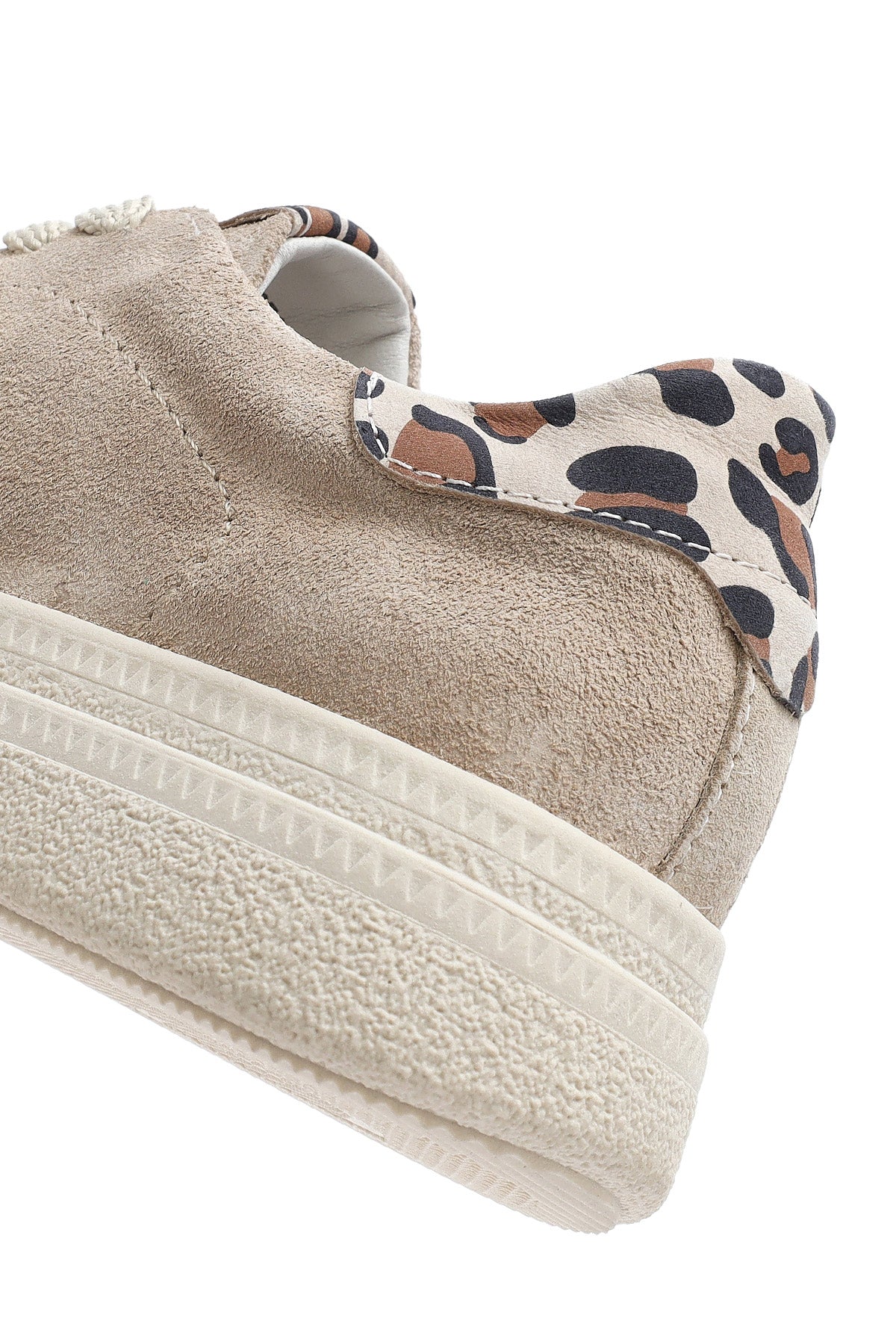 Kadın Bej Bağcıklı Süet Deri Sneaker - Image 10