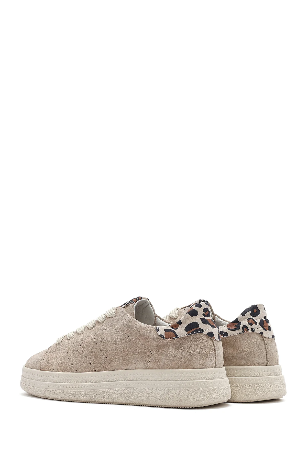 Kadın Bej Bağcıklı Süet Deri Sneaker - Image 7