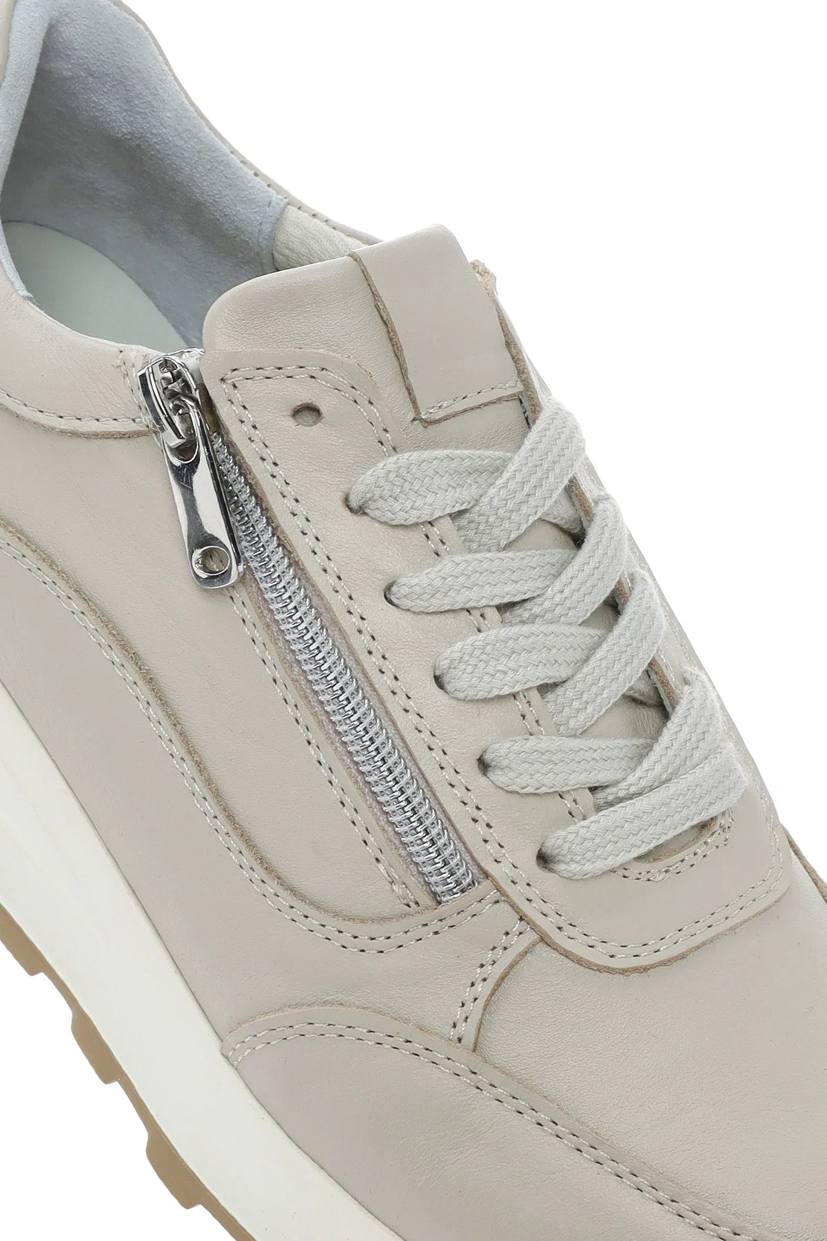 Kadın Bej Bağcıklı Yandan Fermuarlı Deri Sneaker - Image 8