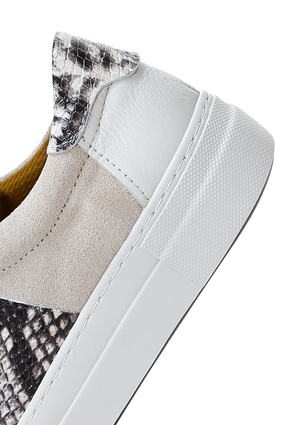 Kadın Bej Deri Desenli Sneaker - Image 9