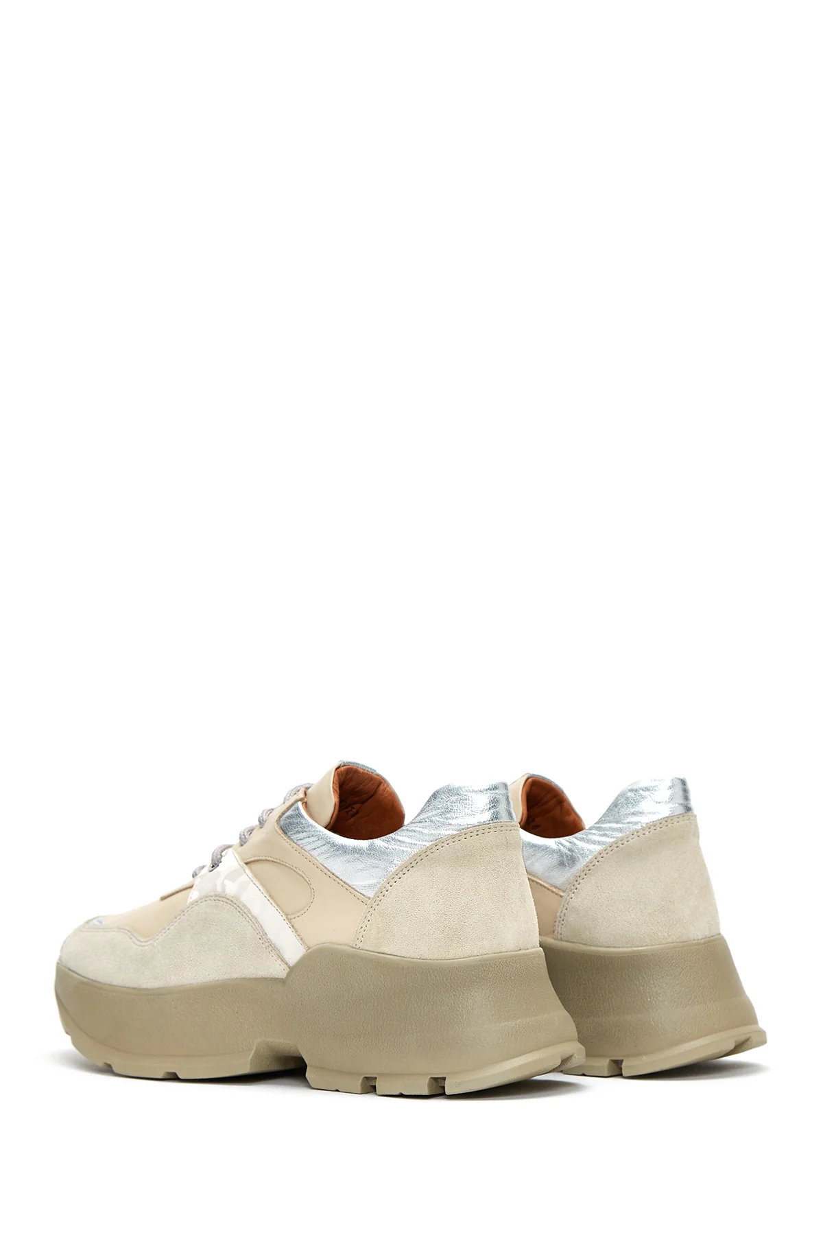 Kadın Bej Deri Süet Detaylı Kalın Tabanlı Sneaker - Image 5