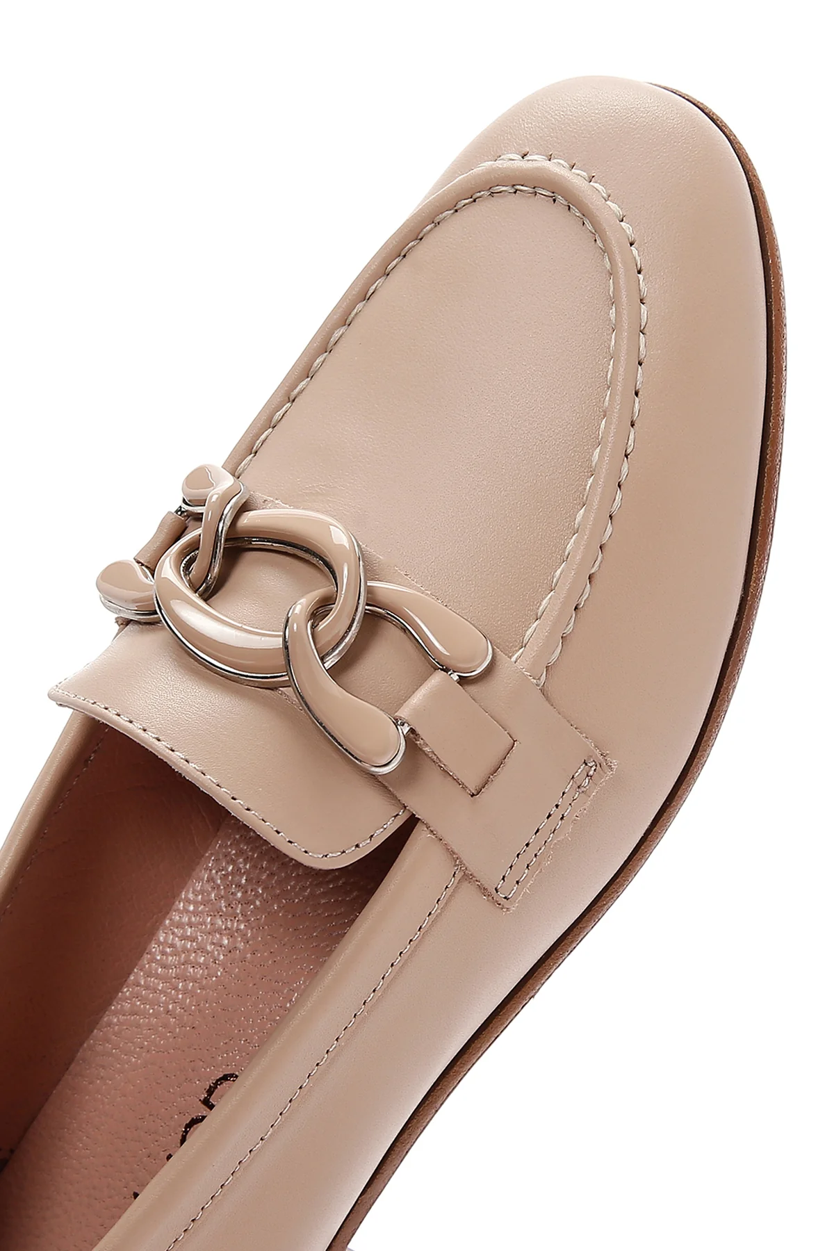 Kadın Bej Deri Tokalı Klasik Loafer - Image 9