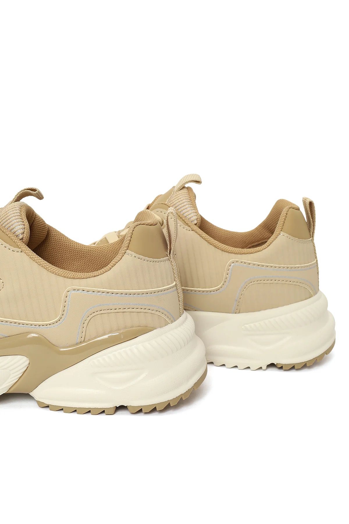 Kadın Bej Kalın Tabanlı Bağcıklı Sneaker - Image 10