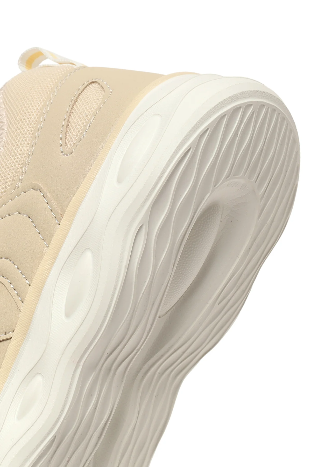 Kadın Bej Kalın Tabanlı Sneaker - Image 9