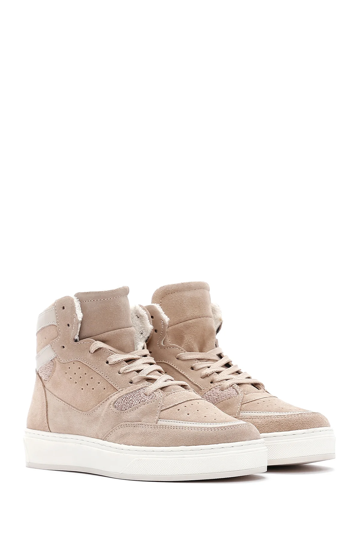 Kadın Bej Süet Deri Bilekli Sneaker - Image 3