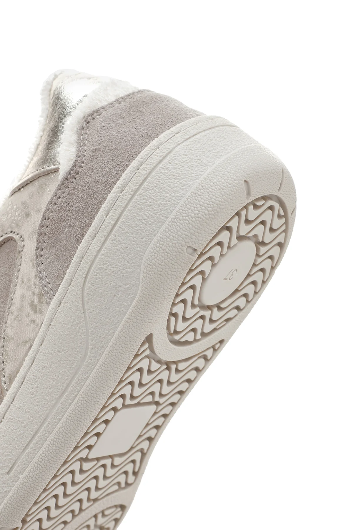 Kadın Bej Süet Deri Sneaker - Image 8