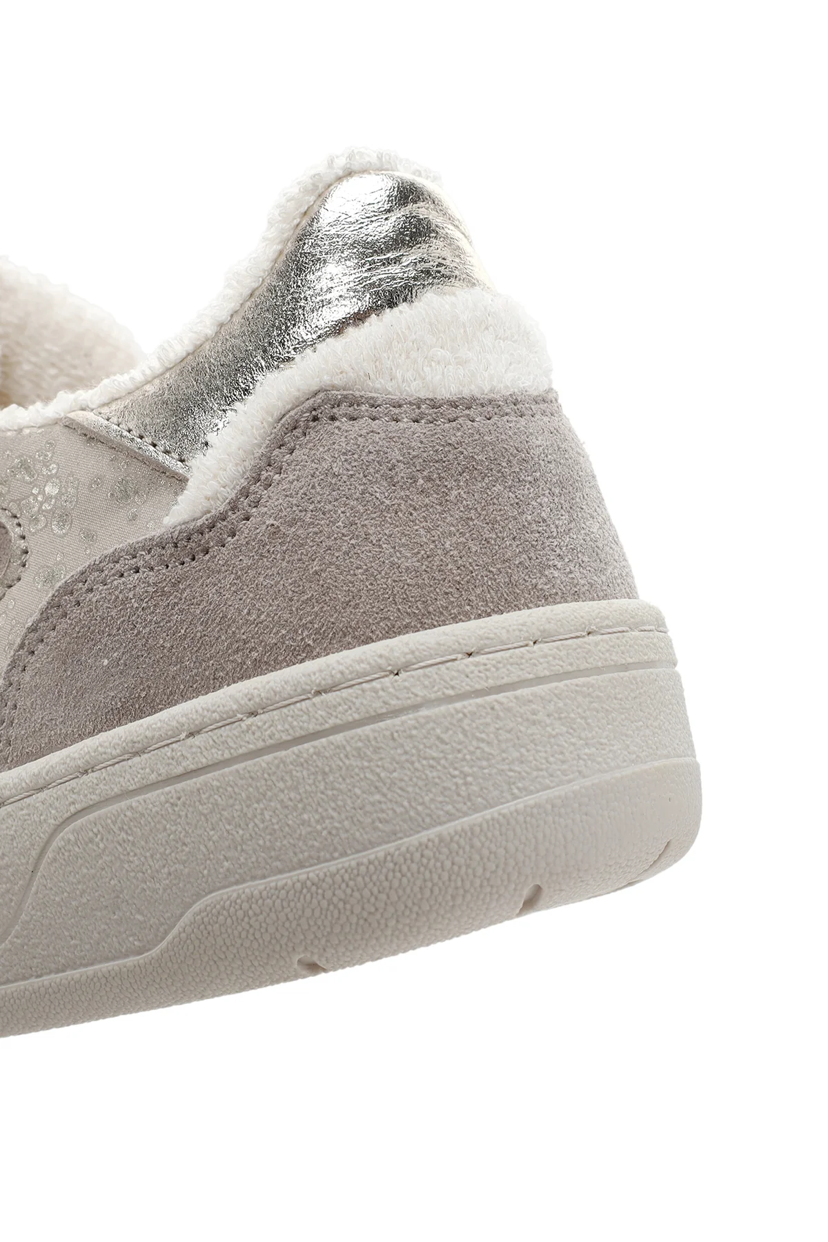 Kadın Bej Süet Deri Sneaker - Image 9